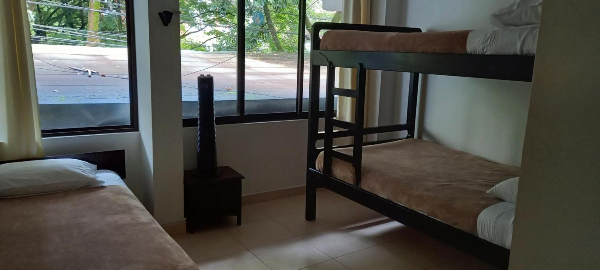 Habitación Triple con baño compartido