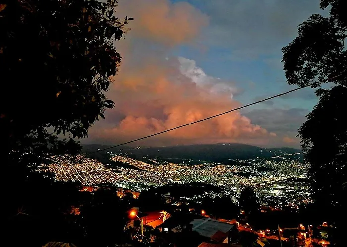 Hostal casa la juana Bed and Breakfast Medellín